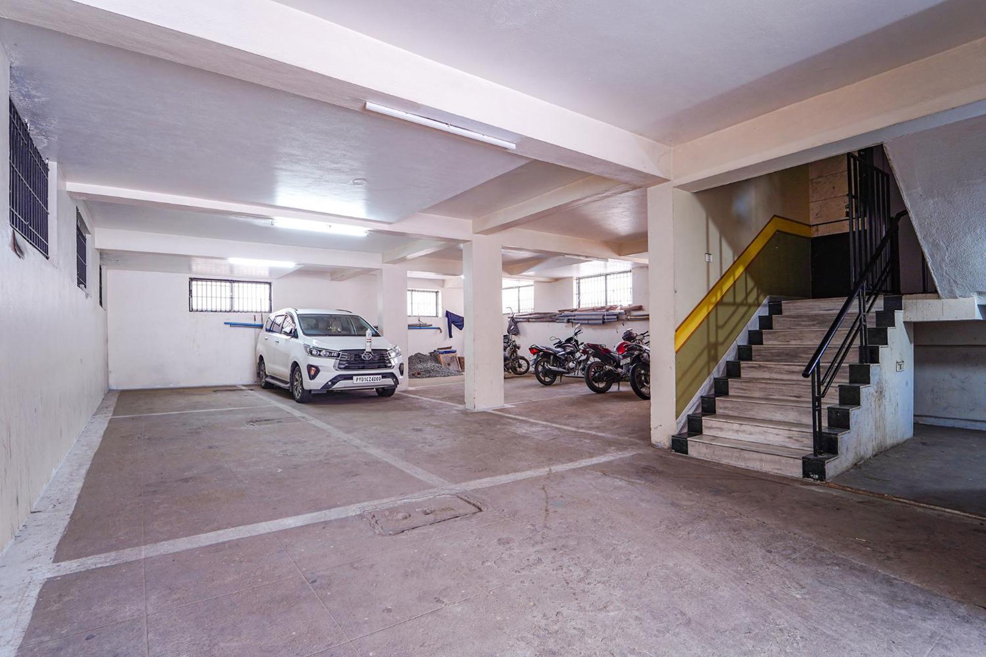 Fabhotel Ess Paradise - Nr Bus Stand Коимбаторе Екстериор снимка